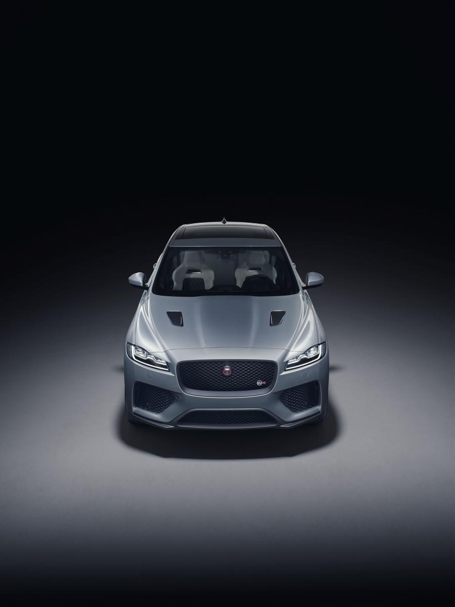  Jaguar F-Pace SVR 2018 года  (WW) (фото 11 из 115)
